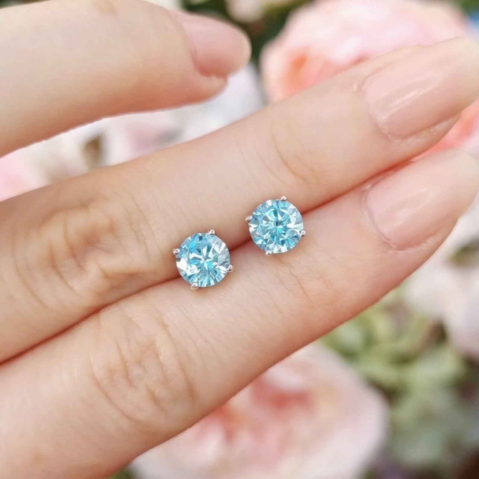 Ceylon Swiss Blue Stud 18K White Gold Topaz Earrings