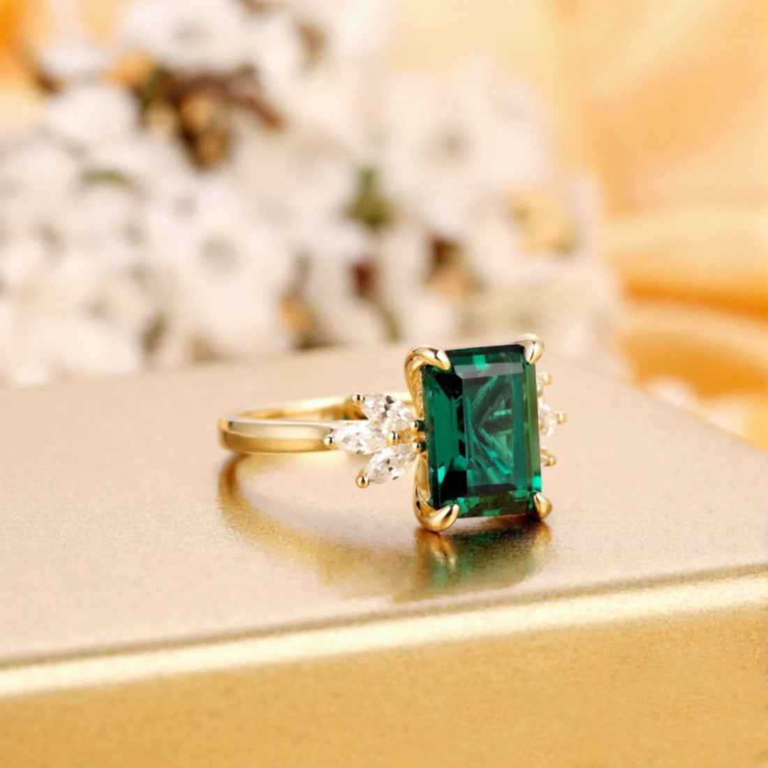 Ceylon Lanka Emerald Dual 18K Yellow Gold Ring
