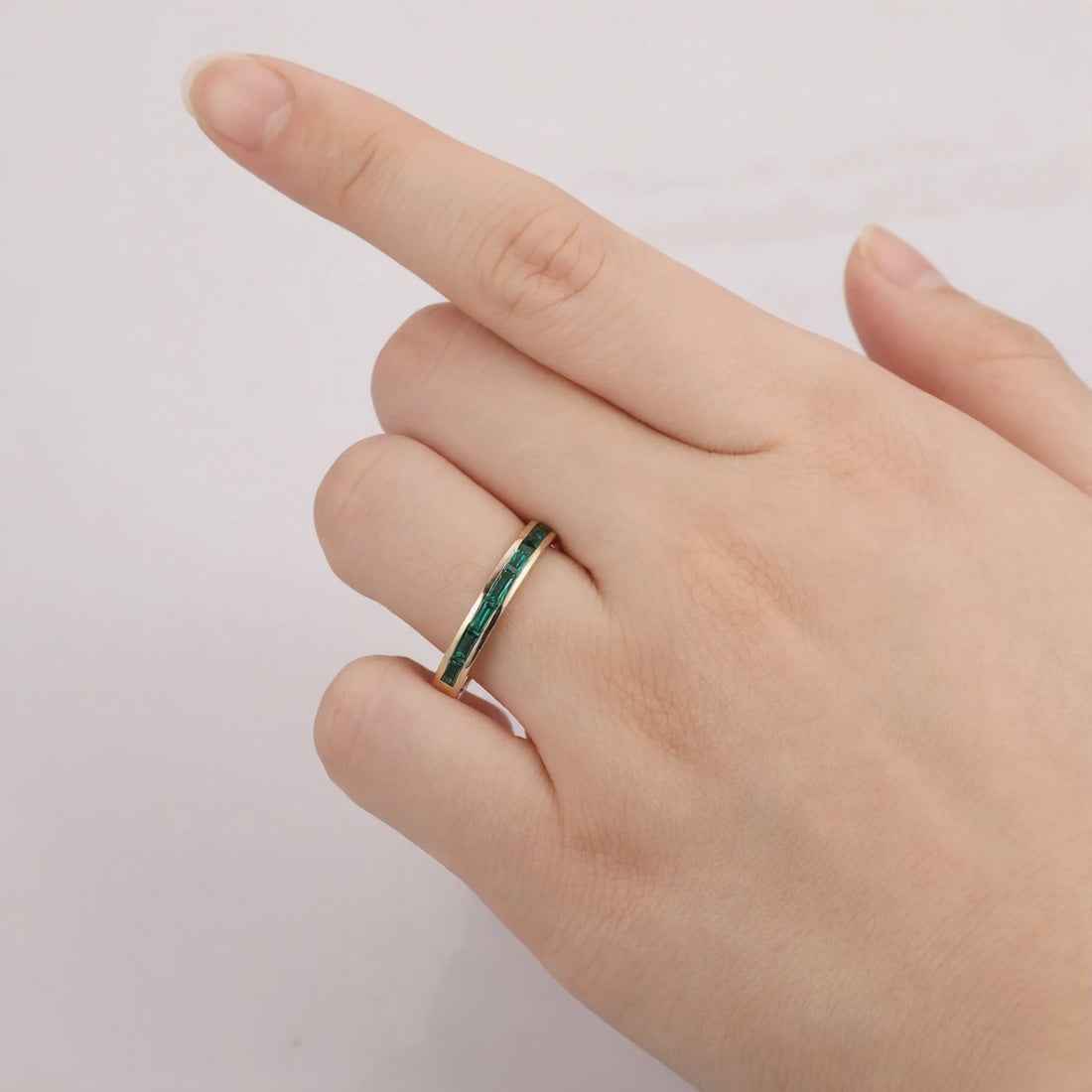 Ceylon Lanka Emerald Mini 18K Yellow Gold Ring