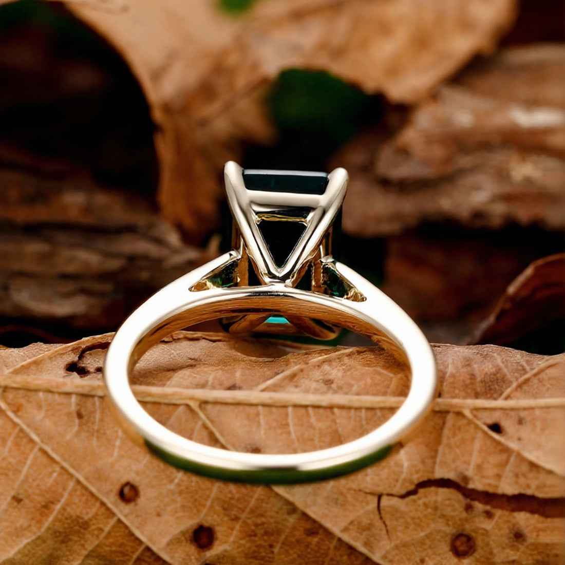 Ceylon Lanka Emerald Luxe 18K Yellow Gold Ring