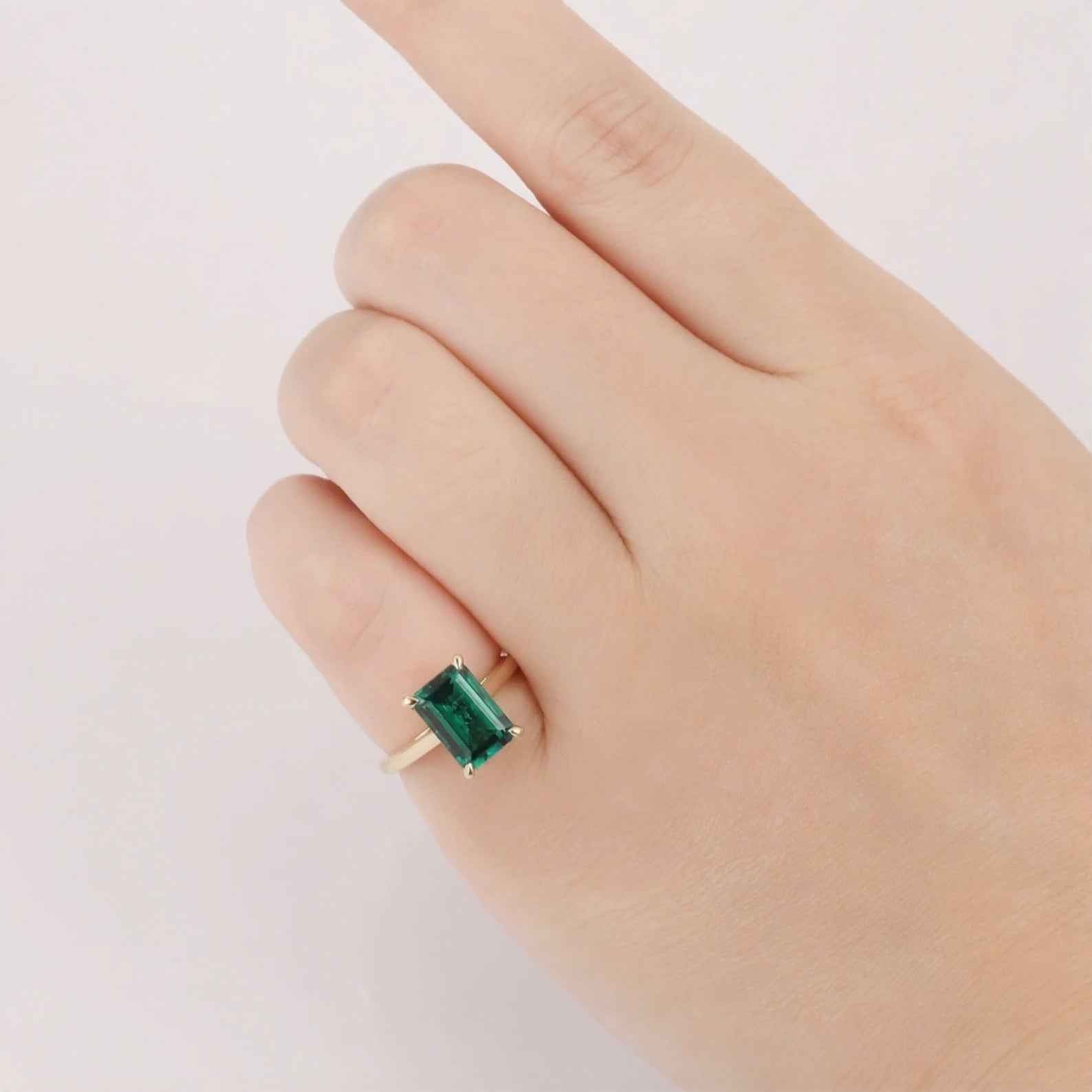 Ceylon Lanka Emerald Luxe 18K Yellow Gold Ring