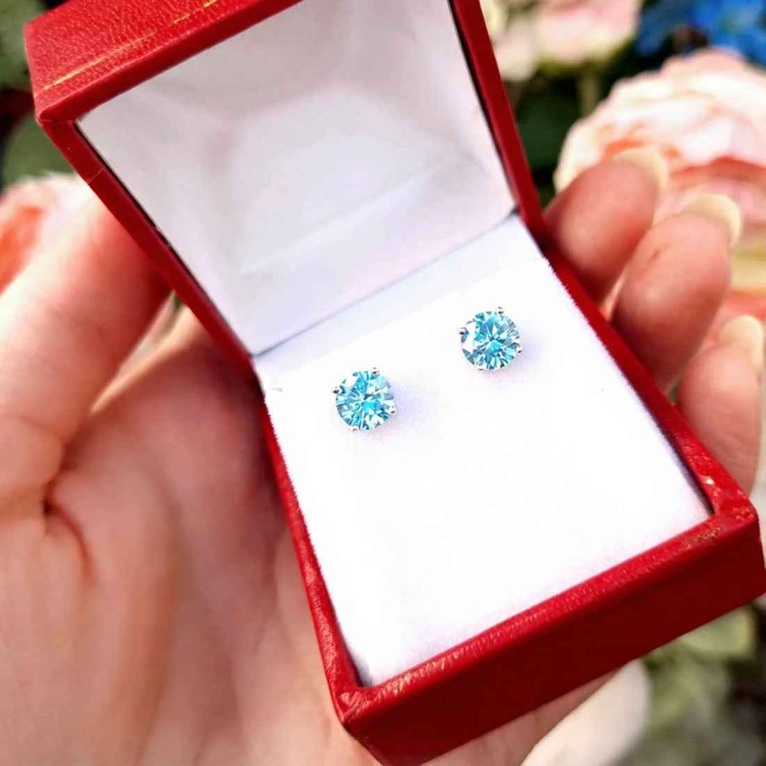 Ceylon Swiss Blue Stud 18K White Gold Topaz Earrings