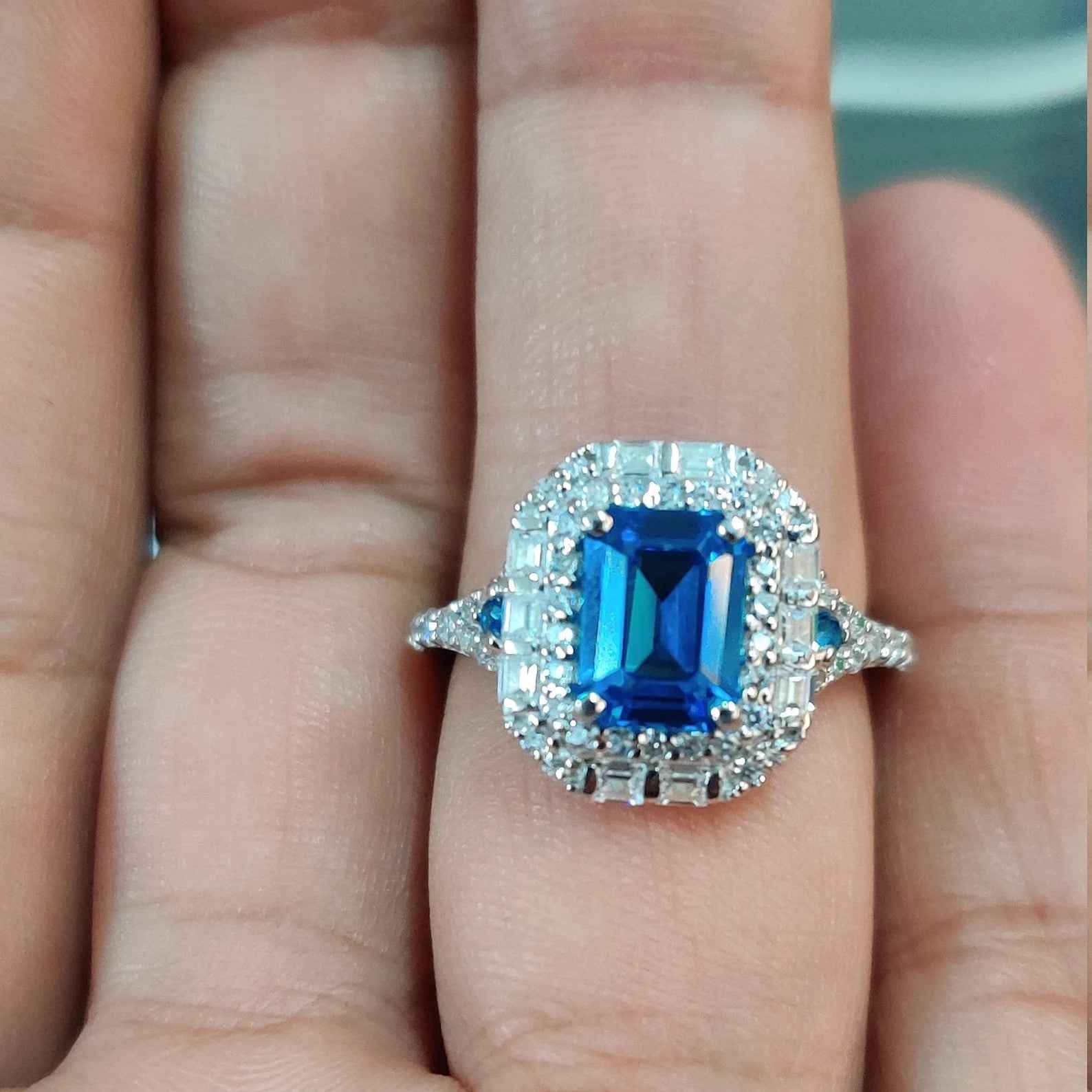 Ceylon London Blue Dual Cut 18K White Gold Ring