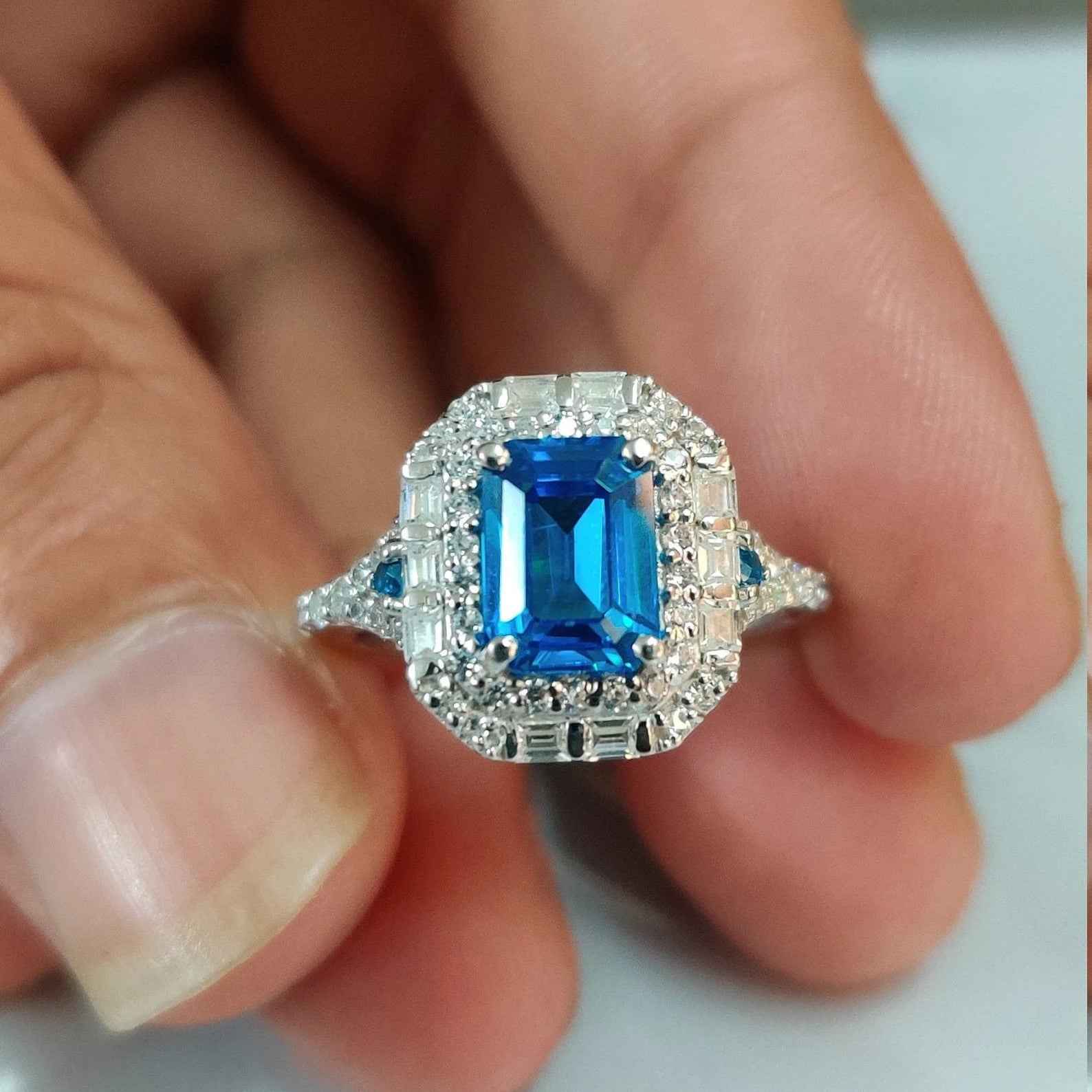 Ceylon London Blue Dual Cut 18K White Gold Ring