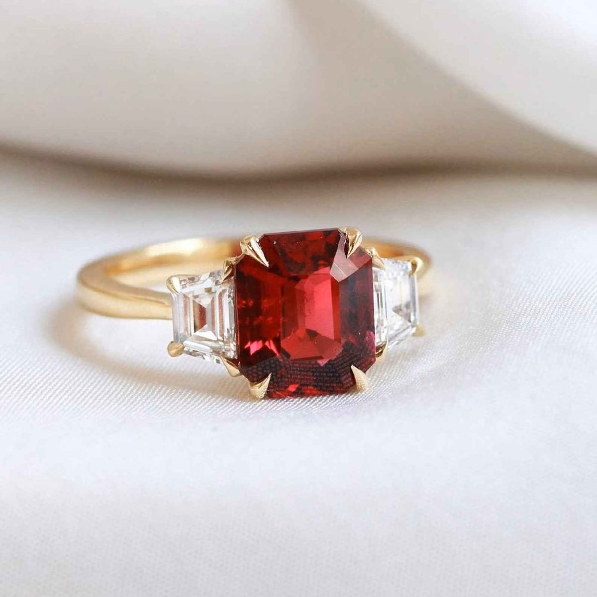 Ceylon Lanka Ruby Elite 18K Yellow Gold Ring