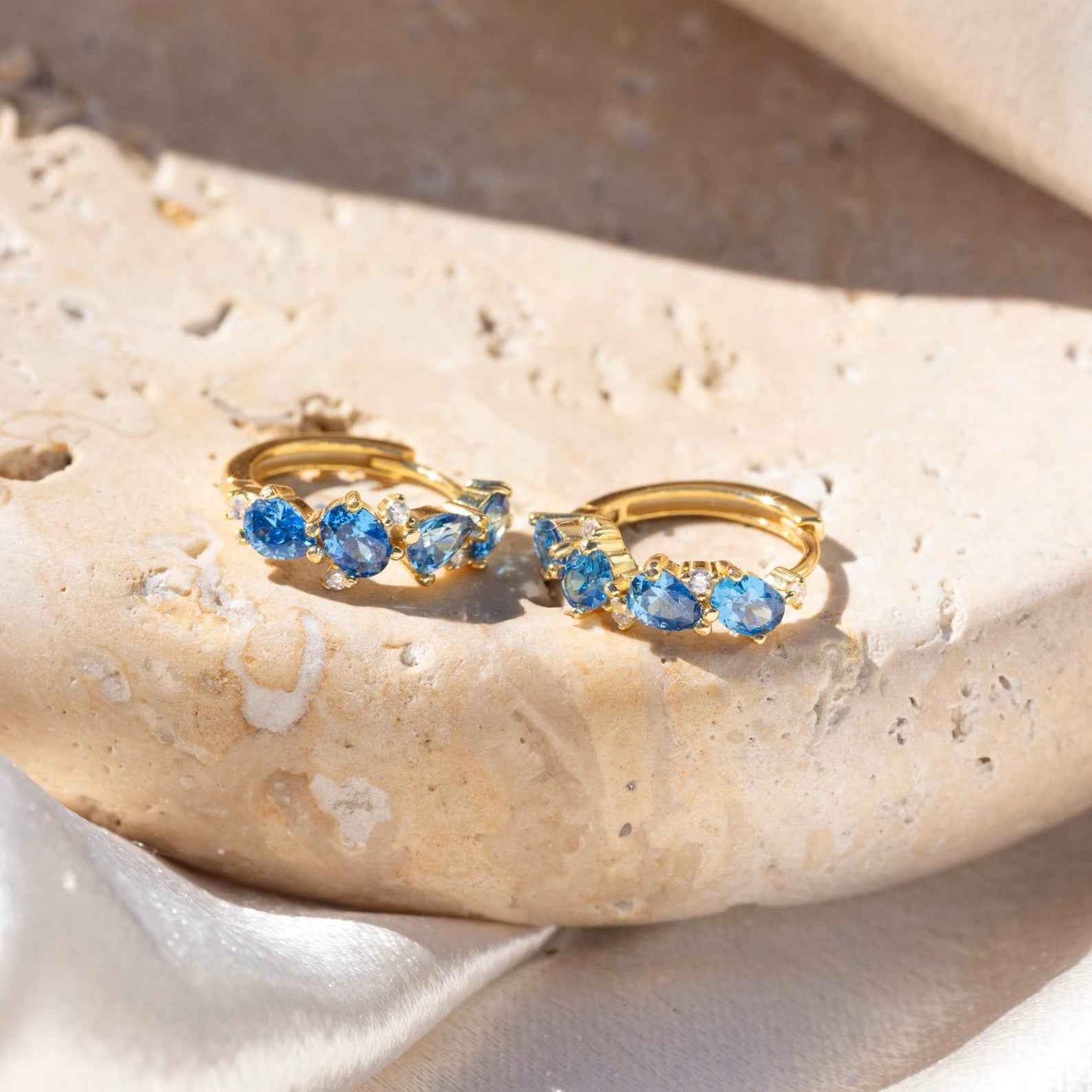 Ceylon Sapphire Craft Huggie 18K Yellow Gold Hoops