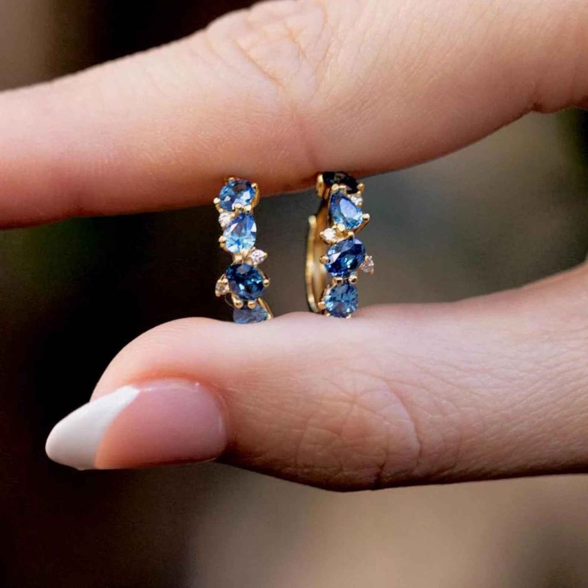 Ceylon Sapphire Craft Huggie 18K Yellow Gold Hoops